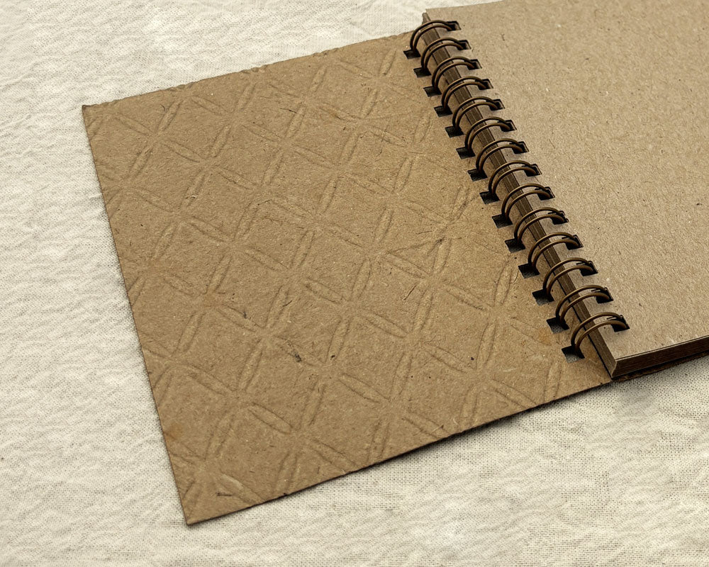 Small embossed notebook fishnet brown