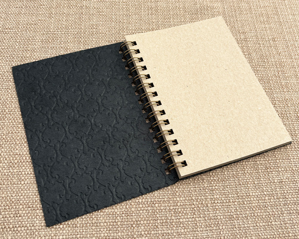 Small embossed notebook Black Trellis