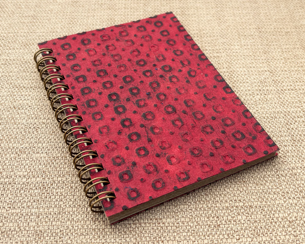 Small embossed notebook Spotty Burgundy