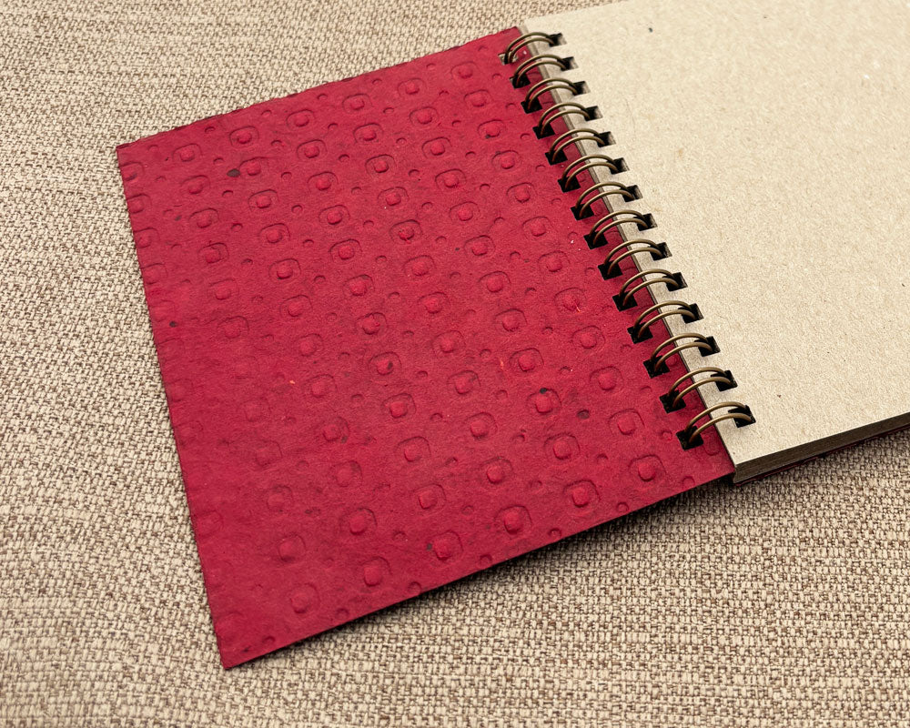 Small embossed notebook Spotty Burgundy