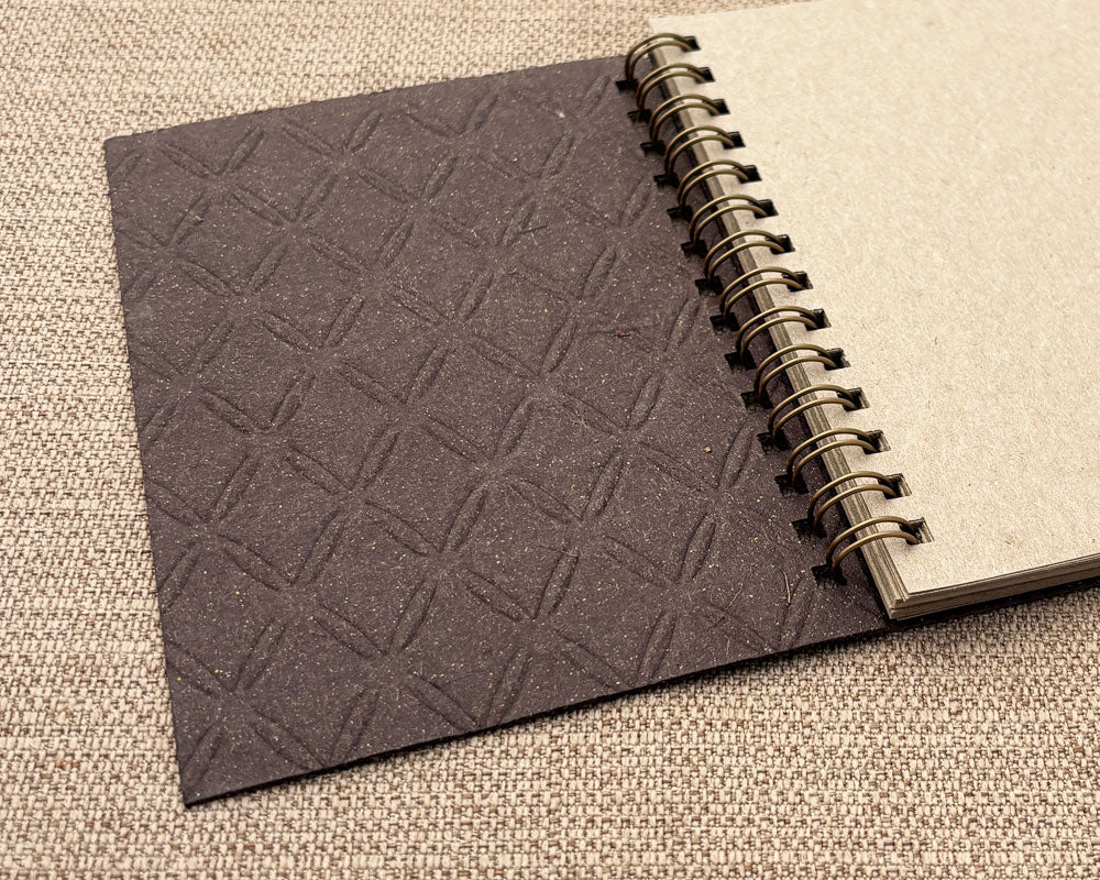 Small embossed notebook fishnet chocolate