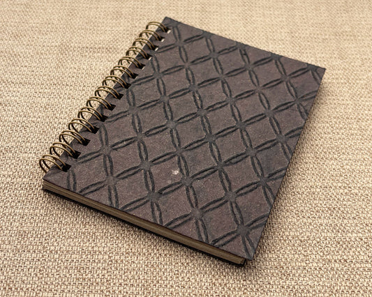 Small embossed notebook fishnet chocolate