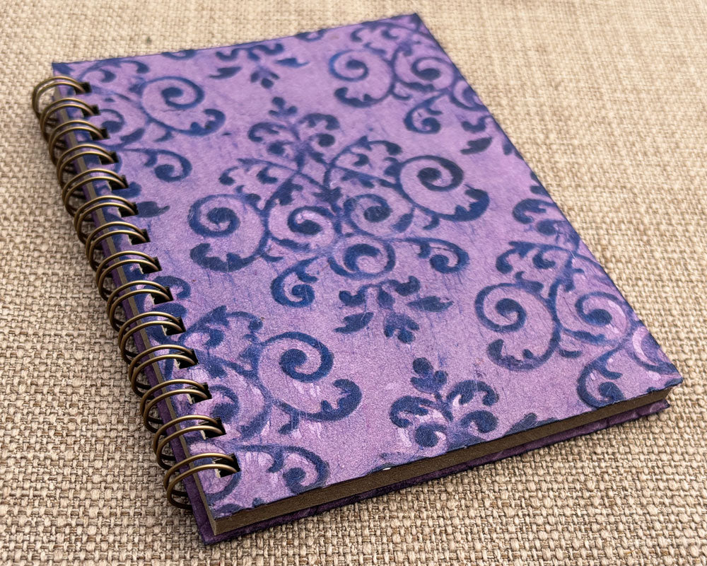 Small embossed notebook Purple Royale
